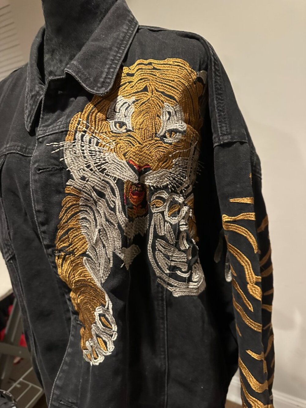 Keith Richards Rolling Stonees Black Denim Jean Jacket Embroidered tiger (XL) - Picture 5 of 8